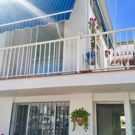 Casa Con Embarcadero Nyaraló